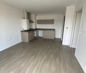 T2 de situé au 3ème étage avec balcon - Photo 4