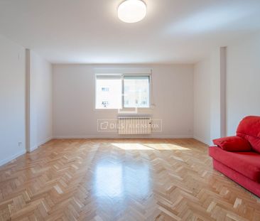 Excellent 6 Bedroom apartment for rent in Extramurs, Valencia - Photo 3