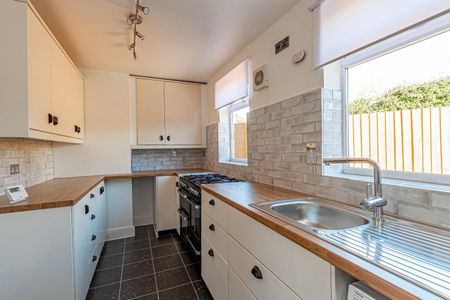 3 bedroom House To Let - Photo 4