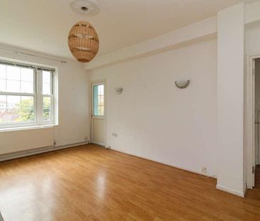 Leigham Avenue, SW16 - Photo 1