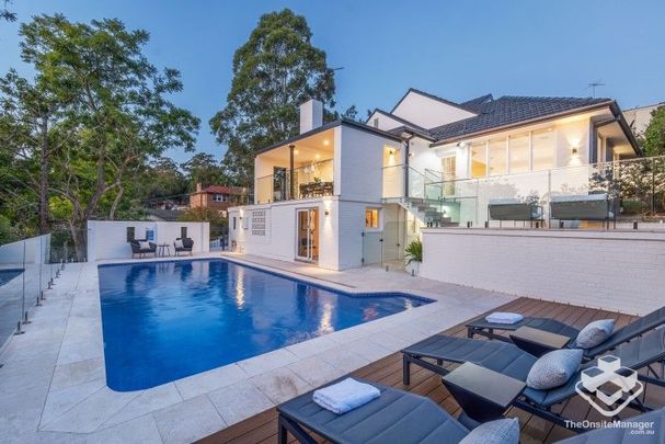 Spacious Family Home (No furniture, for display only) - Photo 1
