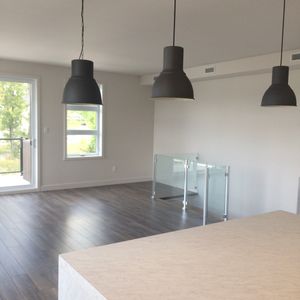 Condo à Louer - Photo 3