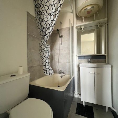 Location Appartement 1 pièce 17m² AGEN 47000 - Photo 4