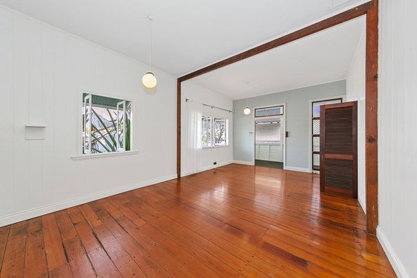 Two Bedroom House Minutes From CBD - Photo 1