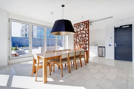 901 Rue de la Commune E., Montréal (Ville-Marie), QC H2L - Photo 4