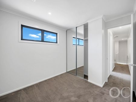 Open The Door To Light-Filled Living & Modern Ease - Photo 4