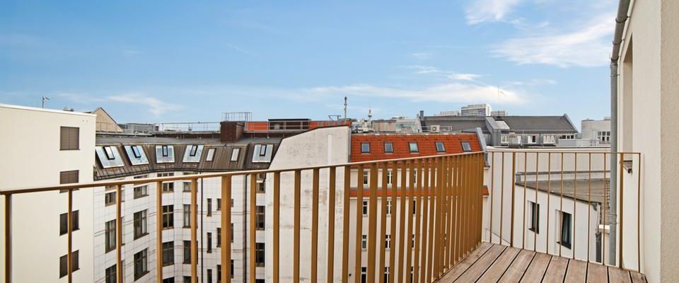 Dachgeschoss! Riesige 6 Zimmer Wohnung mit ca. 188m², 2 Bädern, EBK und 3 Balkonen in Berlin-Mitte! - Photo 1