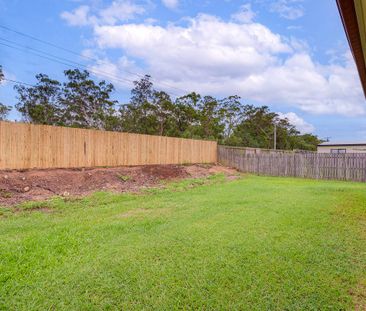 EXCELLENT FAMILY HOME WITH SHED - Photo 5