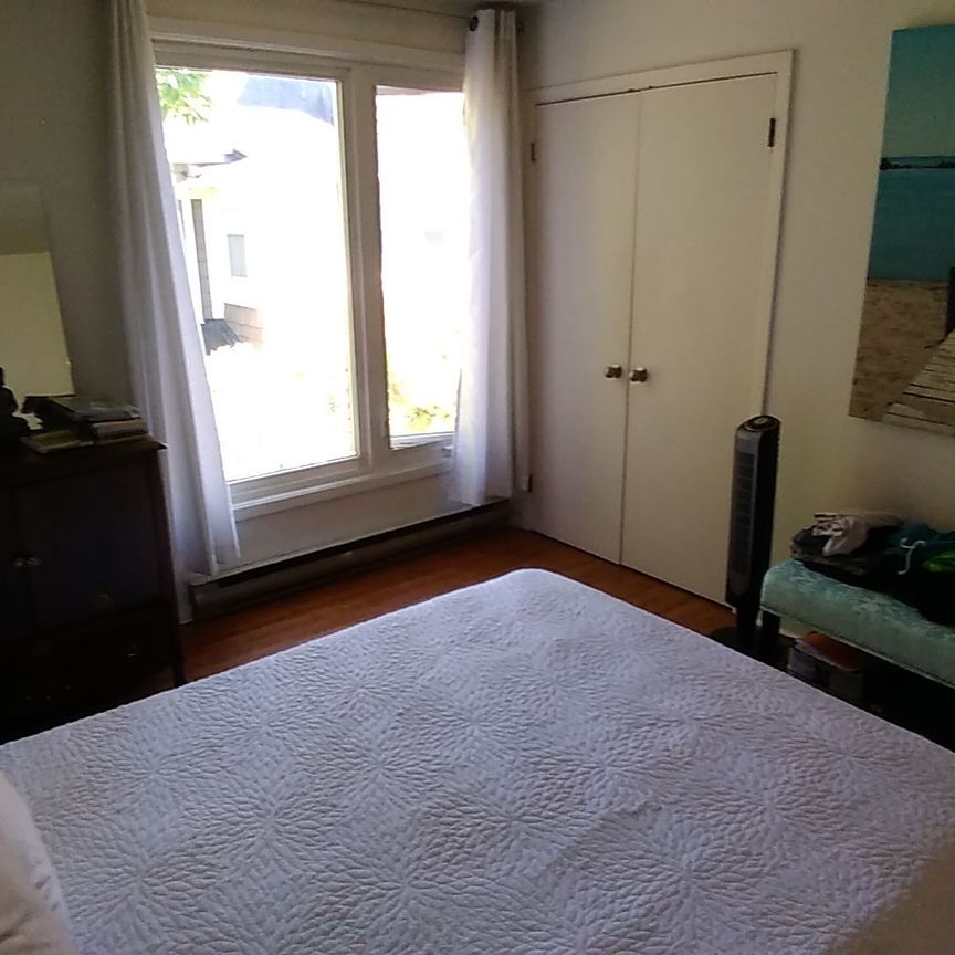 For Lease - 2064 Queen Street Unit# 4, Toronto, Ontario - Photo 1