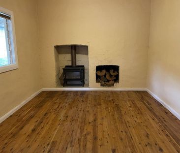 Three Bedroom Home - Photo 5