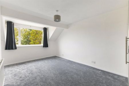 4 bedroom detached house to rent - Photo 3