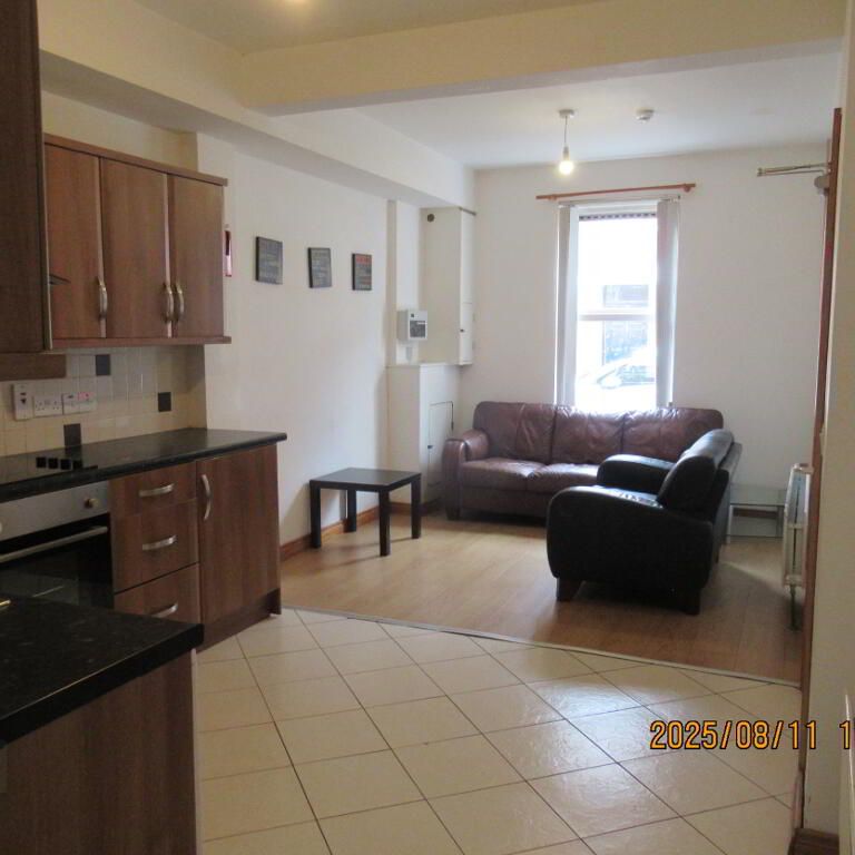 6 Curzon Street, Belfast, BT7 1QU - Photo 1