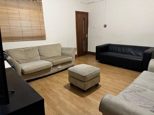 Room in a Shared House, Burley Road, LS4 - Photo 1