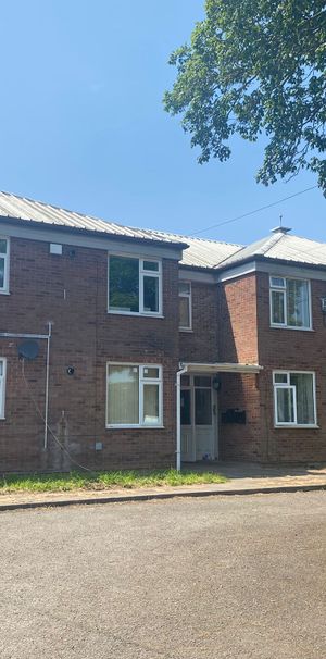 Barley Lea House, Stoke Aldermoor - Photo 1