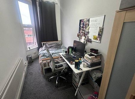 5 bedroom flat to rent - Photo 2