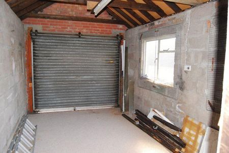 3 bedroom terraced house to rent - Photo 5