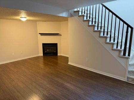 For Lease - 554 Ashbourne Crescent, Barrhaven, Ontario - Photo 5