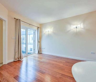 Summer Road, Thames Ditton, KT7 - Photo 1