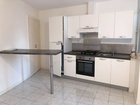 Location Appartement 2 pièces 57m² - Photo 4