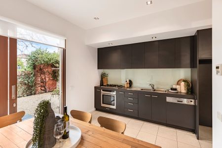 Elegant Neometro Design, Prime Kew Location - Photo 4