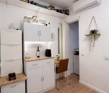 Carrer de Viladomat, Barcelona, Catalonia 08015 - Photo 1