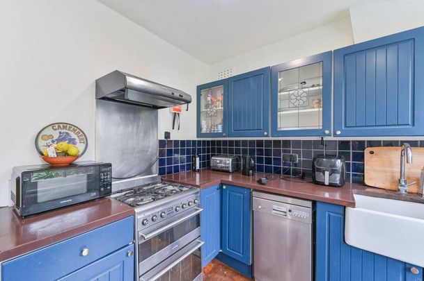 3 bedroom flat to rent - Photo 1
