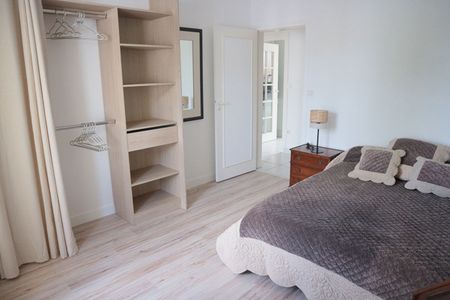 Location Appartement 5 pièces 134m² - Photo 3
