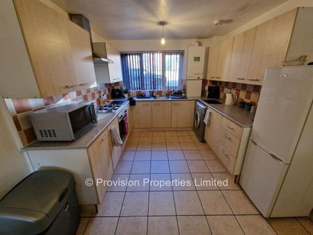 3 bedroom terraced house to rent - Photo 5