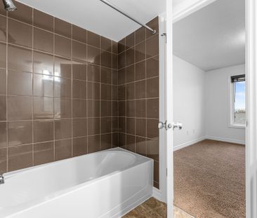 For Lease - 736B Chapman Mills Drive, Barrhaven, Ontario - Photo 5