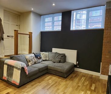 1 Bed Terraced House, Pemberton, B18 - Photo 2