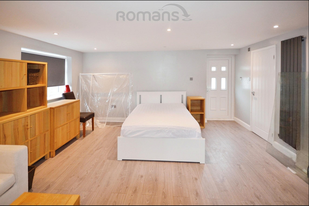 studio to rent - Photo 1