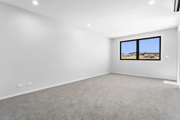 Top-Floor Apartment with Study & Sweeping Googong Views - Photo 1