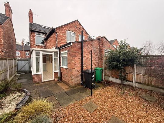 3 bedroom semi-detached house to rent - Photo 1