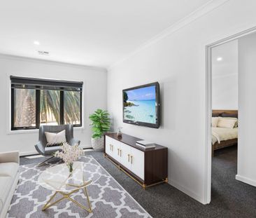 Modern Townhouse - Close to Bendigo Hospital - Photo 1