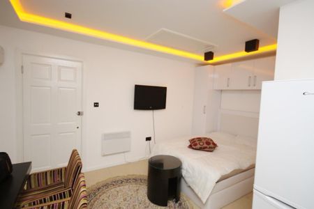 Studio to rent - Photo 5