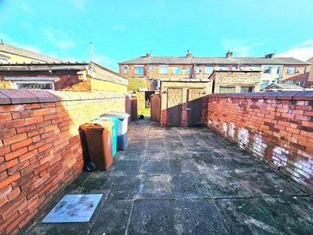 2 bedroom terraced house to rent - Photo 3