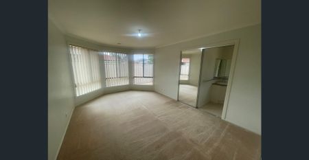 Family home in a great location. - Photo 3