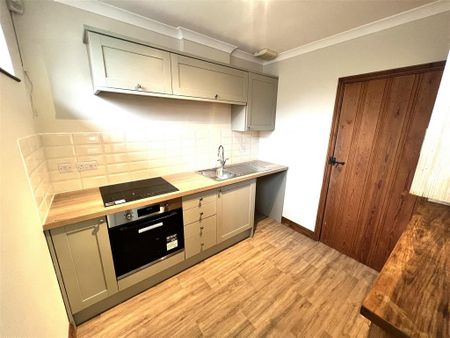 1 bedroom semi-detached house to rent - Photo 4