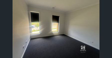 BRAND NEW FAMILY HOME! - Photo 5