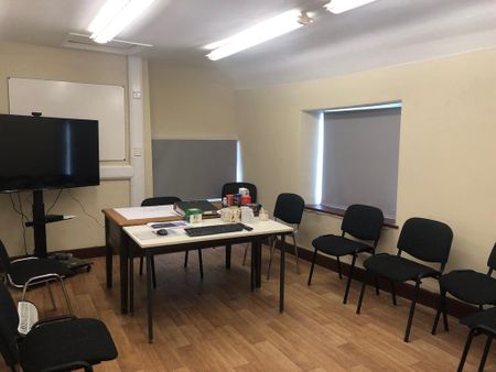 2 bedroom detached house to rent - Photo 2