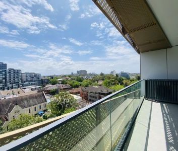 Large 1 BED APARTMENT ! - Photo 3