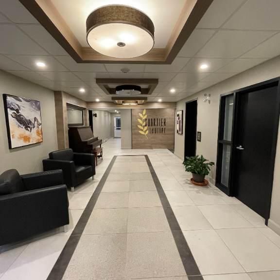 Condo locatif 4 1/2 sécuritaire avec ascenseur - Photo 1