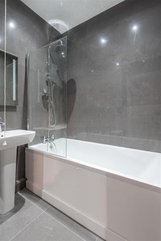 Room in a Shared House, Wanlip Road, E13 - Photo 5