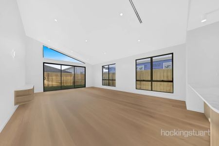 Beautiful Brand New Family Home in Pepper Corn Estate - Photo 2