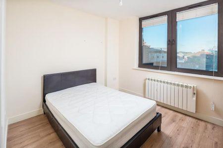1 bedroom flat to rent - Photo 2