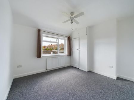 3 bedroom terraced house to rent - Photo 2