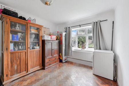 5 bedroom detached house to rent - Photo 3