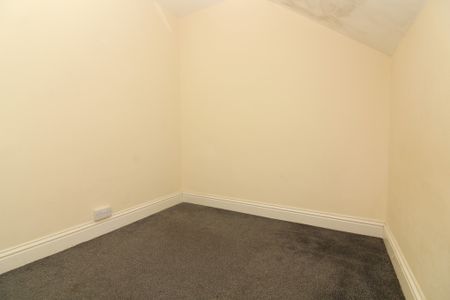 3 Bedroom End Terraced House - Photo 5