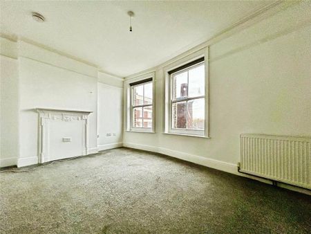 3 bedroom flat to rent - Photo 4