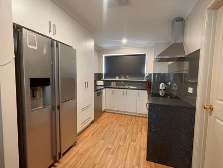 Modern Townhouse Close to CBD - Photo 5